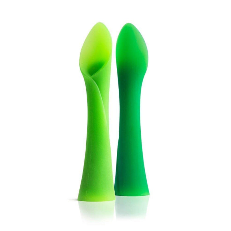 Three-dimensional bamboo leaf silicone spoon